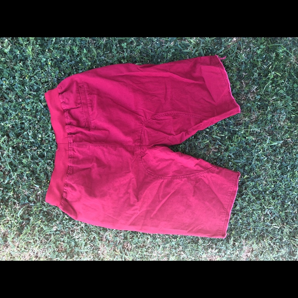⚠️Limited Time⚠️Red Ripped Shorts - Picture 3 of 3
